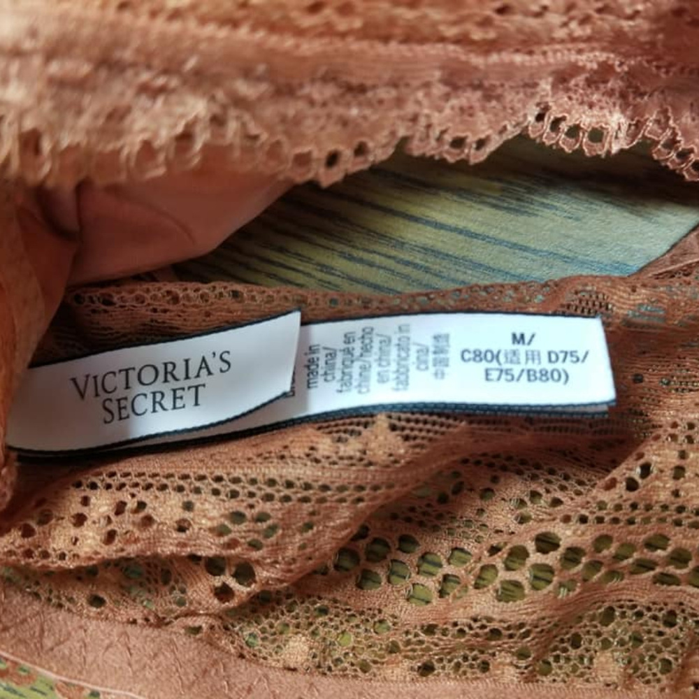 Victoria's Secret lace racerback bralette - Picture 4 of 4
